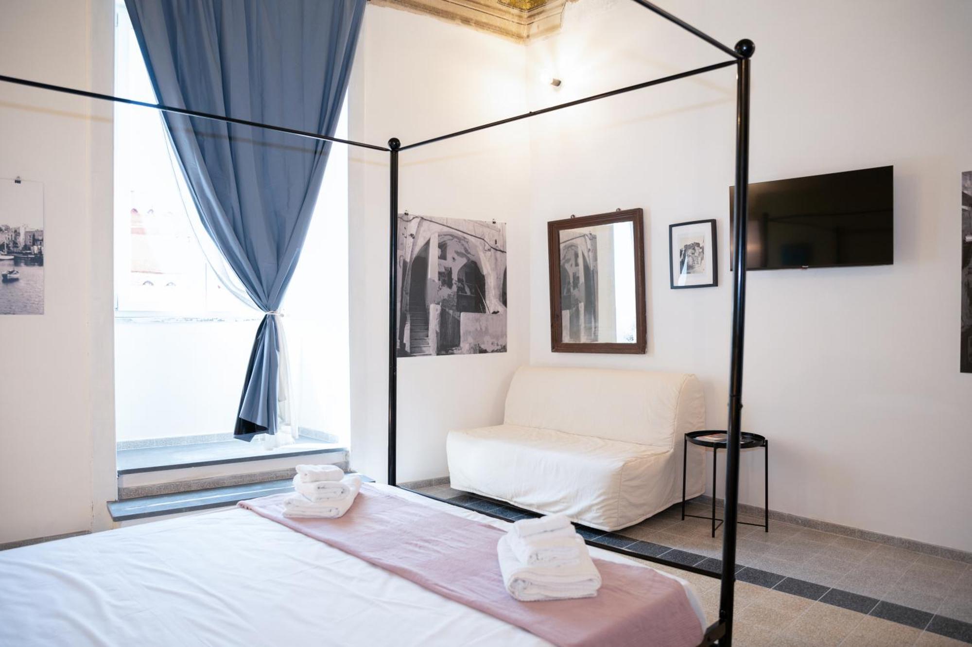 Palazzo Attila - Gioia Apartments Procida Exterior photo
